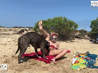 Zoofilia en público xxx