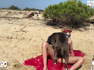 Zoofilia en público xxx