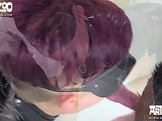 Perro cogiendo a chica